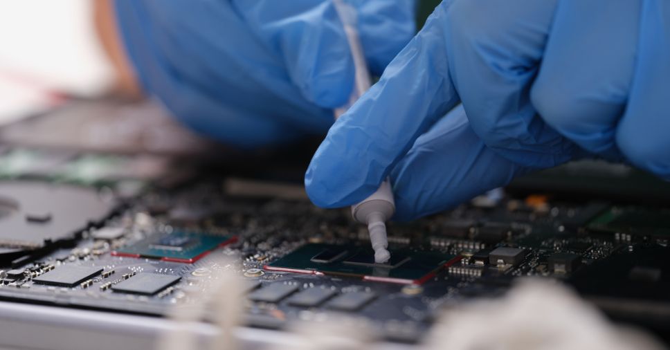 5 erros comuns ao aplicar pasta térmica e como evitá-los